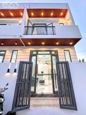 Nhà trệt lầu xây mới 3 phòng ngủ, gần bệnh viện số 10 và Đại học Võ Trường Toản