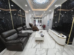 mặt tiền khu phan xích long - 4 tầng - siêu xin - 56m2 - 17.9 tỉ còn bớt