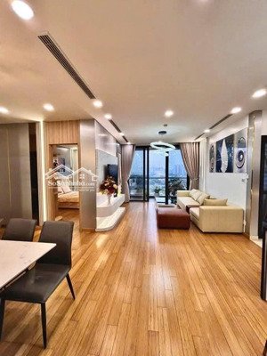 cho thuê căn hộ discovery complex cầu giấy 2pn đồ cơ bản và full đồ giá từ 14 triệu. lh 