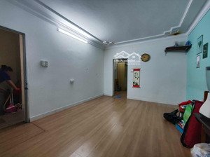 cho thuê tập thể tầng 3 phố thành công, ba đình, 85m2, 2 ngủ, 8 triệu/th