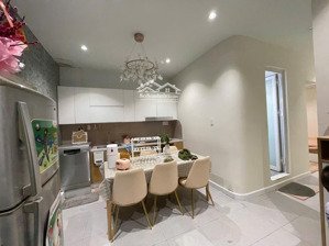cho thuê chung cư lầu 2 ngay chợ hoa đầm sen quận 11. lh 