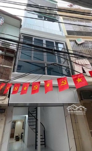 bán nhà ngõ phố thái thịnh 32m2 x 4 tầng ngõ thông đường rộng ô tô ra vào thường xuyên, giá 5.7 tỷ