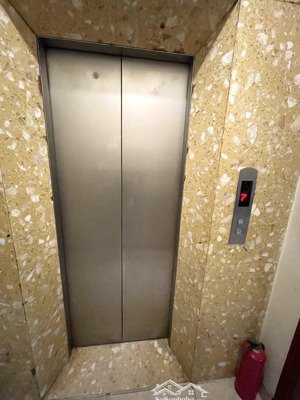 cự lộc 50m*6t*mt5m*giá 12,8tỷ, thang máy, ngõ thông, sát phố, thoáng trước sau, ở cực vip.