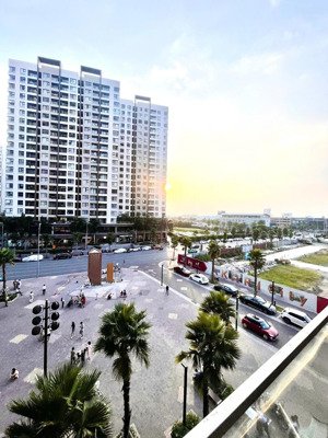 cho thuê căn 3pn có sân vườn. tại akari chỉ 15,800 tr bao phí quản lý.