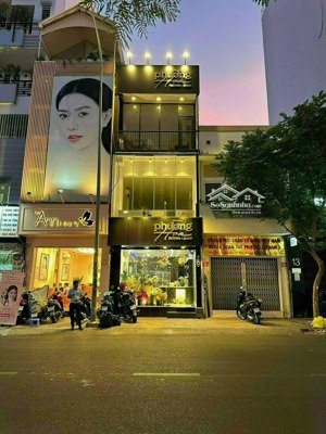 siêu khan hiếm ! 9 đường nguyễn thiện thuật p2, q3 , 4,2 x 14m trệt 3 lầu hđt 60tr/tháng 27 tỷ tl