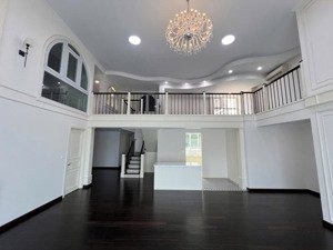 bán căn hộ penthouse chung cư vista verde, 23,5 tỷ, 350m2 - giá siêu tốt