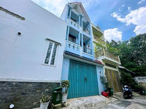 ngộp bank, nhà 3 tầng xe hơi chạy vivu đường số 5-tăng nhơn phú b-2 phút ra vincom quận 9,ngang 5m