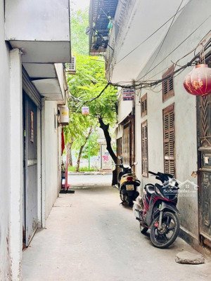 yên hòa -1 nhà ra mặt phố-ngõ rộng 4m -ôtô đỗ cửa -nội thất sang xịn