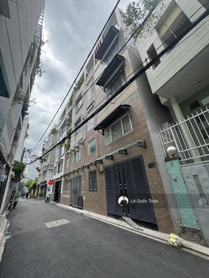 tin thật 100%: hxh hồ biểu chánh q.phú nhuận, dt: 4,4 x14m (70m2), 4 tầng st, giá chỉ 10 tỷ tl