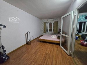 chung cư tập thể nghĩa tân, hoàng quốc việt, 140m2 2 tầng, chỉ 4,35 tỷ