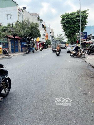 nhà 2 tầng mới đẹp - 56m2 - 3 pn - gần aeon - hẻm ô tô - giá 5 tỷ 900