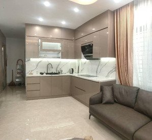 nhà phố trần duy hưng - cầu giấy - tặng nội thất - gần phố - 42 m2 - 5 tầng - mt 5 m