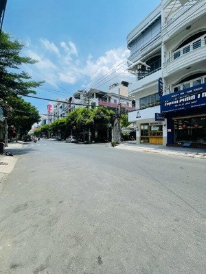 mặt tiền 12m thạch lam 70m2 9tỷ nở hậu