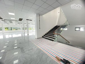 cần cho thuê nguyên sàn 400m2 hoàn thiện cơ bản tại mt võ văn kiệt, quận 5 - lh 
