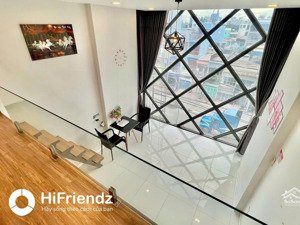 căn hộ duplex có view ngắm pháo hoa - thiết kế hiện đại của kính siêu lớn - ngay trung tâm quận 7