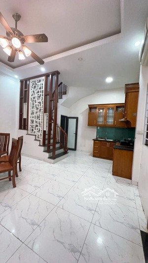 bán nhà 9tỷ 46m2 5 tầng. 7 phòng la thành, vành đai 1 ô chợ dừa hào nam