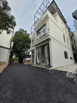 bán nhà tổ 4 phường cự khối - nay ( thuộc phường long biên ) nhà 4 tầng dt 33m ô tô đỗ cổng.