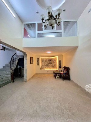 12,7 tỷ hào nam có ngay căn hai mặt thoáng thang máy kinh doanh tốt khu đông dân cư dân trí cao