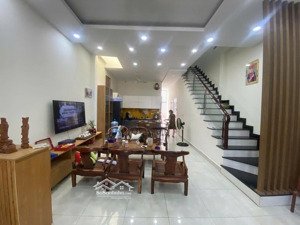 nóng bán nhà đẹp 2 tầng hẻm xe hơi - 100m2 (5x20) - chỉ : 6,3 tỷ - 4 phòng ngủ- 3wc- sân xe hơi