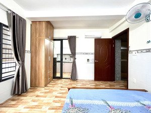 cho thuê căn hộ mới 100% - tách bếp - bancol - máy giặt riêng - gần đh hutech, văn lang, richmond