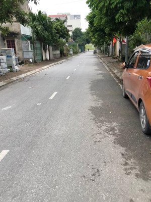 bán lô góc 63m² mặt phố giang biên - việt hưng, đường 12m, ở và kinh doanh tốt, giá 12.x tỷ