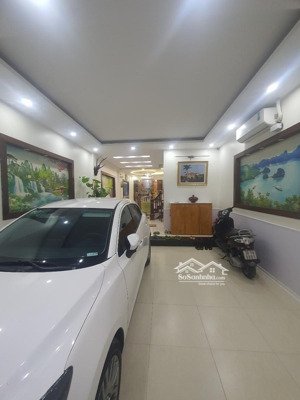 hoa hậu trần quang diệu! ngõ thông, phân lô bàn cờ, gara ôtô 7 chỗ, thang máy, full nội thất.