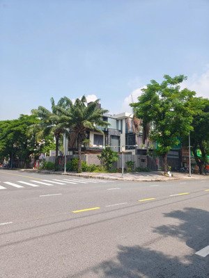 siêu vip biệt thự nam viên phú mỹ hưng - quận 7. dt 18x18m. 3 tầng. giá bán: 150 tỷ