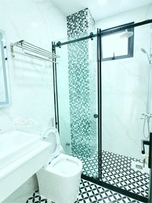 bán nhà đẹp 43 m2 hxh hoàng diệu, p10, trung tâm phú nhuận. 4 x 11, giá 8,x tỷ.