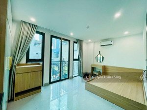 ccmn 6 tầng thang máy - 9 phòng full nội thất - 15m ra ô tô - dòng tiền 50tr.