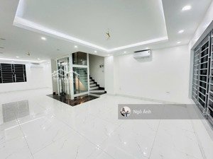 phân lô ô tô tránh - hoàng quốc việt - nhà 2 mặt ngõ - thiết kế xây mới 6 tầng thang máy - ở sướng