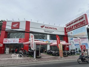 mặt tiền lê văn việt, p hiệp phú, tp thủ đức - dt: 14,8m x 19m - hđt 115tr/tháng - giá 42 tỷ