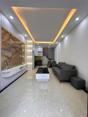 bán nhà mới kim giang - dt 40mét - full đồ ở ngay - ô tô ngay gần - gần trục chính kim giang