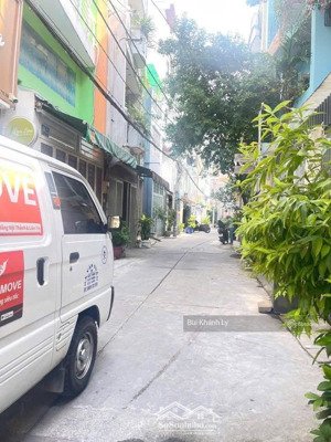 bán biệt thự phú nhuận phan xích long khu vip gần công viên 3 tầng xe hơi đến nhà