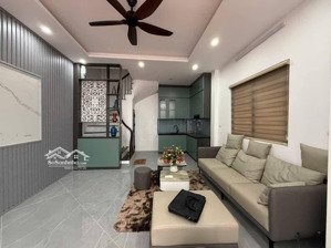(cần bán) trung phụng - đống đa, 36m2x6t, mt 4m. ngõ rộng ba gác, thoáng sáng, gần phố. giá 7.8 tỷ