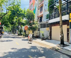 giá sốc nhà lô góc 2 thoáng ôtô tránh kinh doanh ngõ thông kim mã cv thủ lệ hồ ngọc khánh