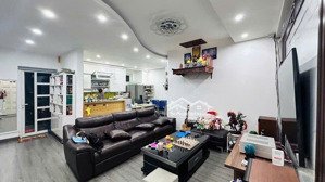 chung cư 137 nguyễn ngọc vũ, cầu giấy -lô góc- 113m- 3ngủ, 2 wc-tầng trung --ful nội thất