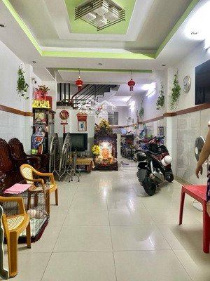 bán nhà đường huỳnh tấn phát, 4x15m, 4 tầng, gần cầu phú mỹ, quận 7, chỉ 7.x tỷ