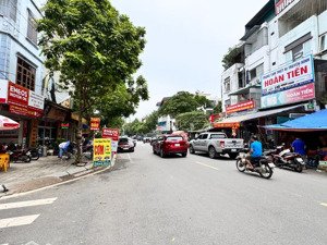 bán gấp nhà mặt phố lô góc tại văn la - văn khê 65m2 kinh doanh mặt chợ