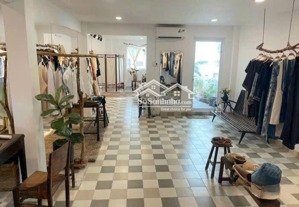 trung tâm quận 1, nhà 3 tầng sát ngã 6 phù đổng, 6x14m, ô tô ngủ nhà,dòng tiền 50tr/th, giá 25.x tỷ