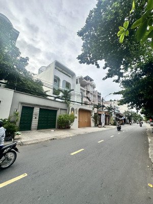 bán nhà mtkd đường khuông việt - p.phú trung ( gần âu cơ ) dt : 12x35m - nhà cấp 4 - gía : 52 tỷ tl