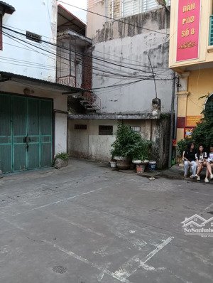 bán nhà phố lò đúc 38m2, ô tô đỗ cửa, sân chơi 200m2 trước nhà, cách phố 70m, giá 6tỷ1