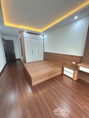 bán nhà ngọc lâm bồ đề 38m 5 tầng giá 7,5 tỷ