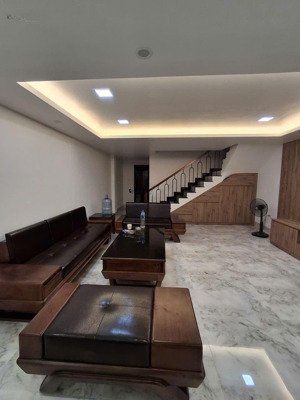 ngọc thụy . nhà mới koong
dt 74m .4 tầng .giá 16 triêu nhà sát công viên ngoc thuy
full nội thất