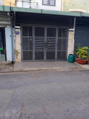 ngay mặt tiền công viên - thông 1 trục đường số 28 - phường 6 - quận gò vấp - đường 8m