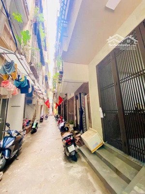 bán nhà ccmn, ô tô đỗ cửa, trước nhà gần 5m, đội nhân - ba đình dt: 61m 6 tầng giá chào: 14.2 tỷ