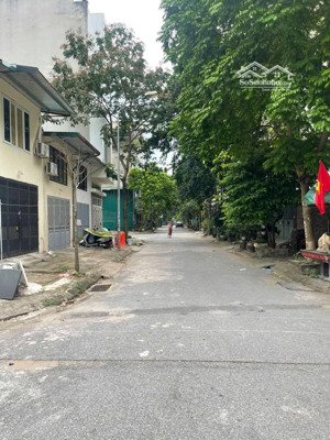 bán nhà lô góc dv hàng bè hoàng công kiến hưng dt 49m x c4 x mt 10m giá 15,75 tỷ có thương lượng