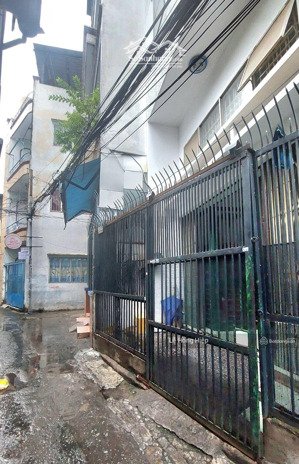 ngã 3 ông tạ, phạm văn hai, bờ kè hoàng sa. 4,2*8m, 5tầng. chỉ 4,75 tỷ