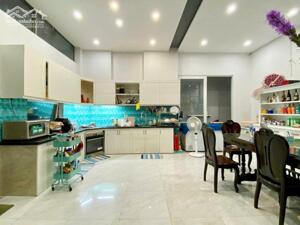 Bán Biệt Thư gần bệnh viện ITO, Thống Nhất, Biên Hòa, 144m2, giá 14 tỷ 500.