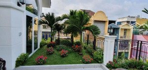 biệt thự 9 x 19m lê văn quới bình tân, 3 tầng có hầm , hẻm 8m giá 14.3 tỷ.