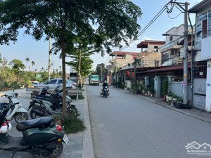 cần bán 50m mặt đường kinh doanh đa tốn - bát tràng - tp hà nội , đường 17m ( không có lô thứ hai)